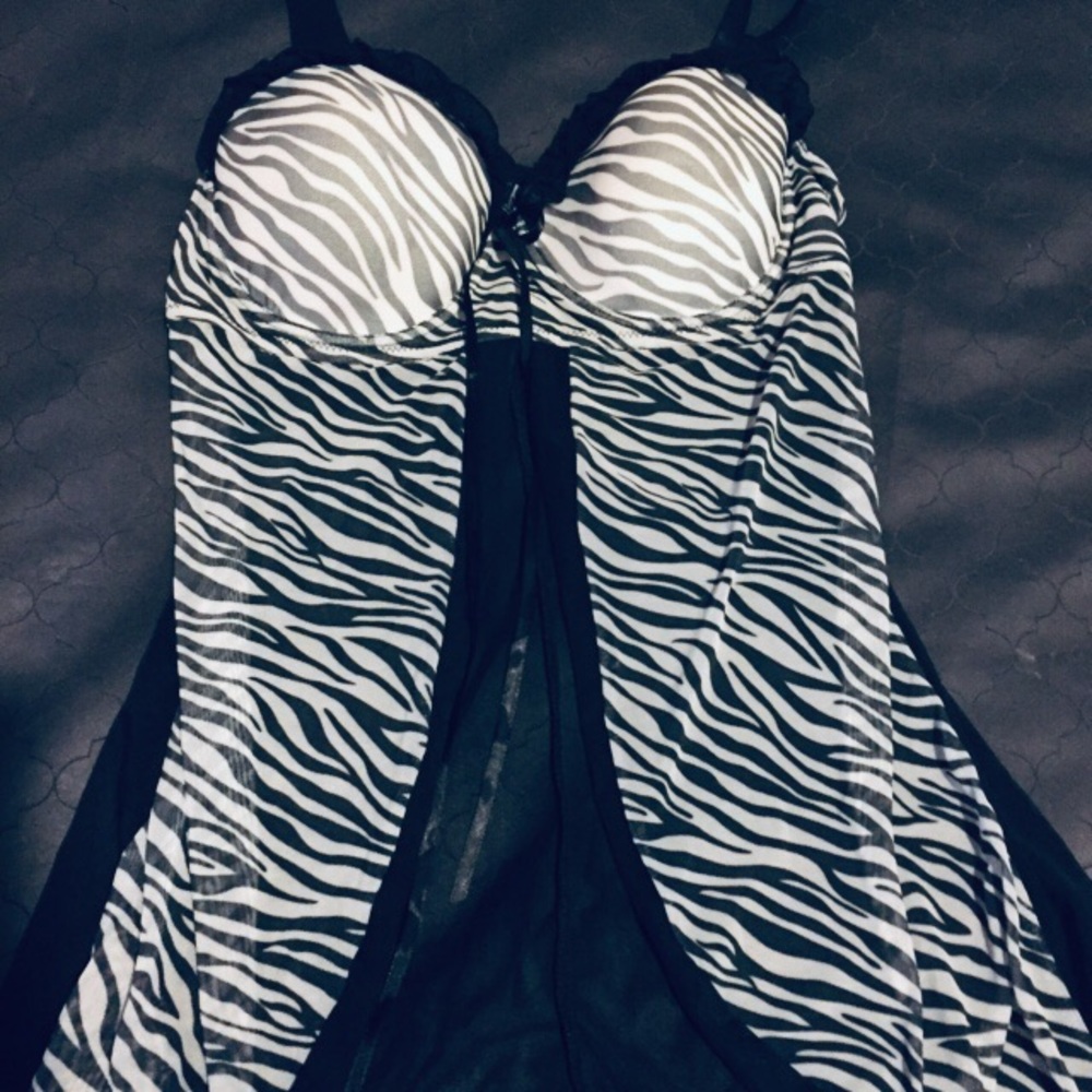 Black zebra chemise